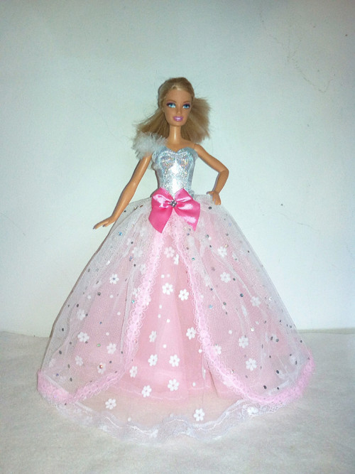 Šaty pro Barbie — foto 1