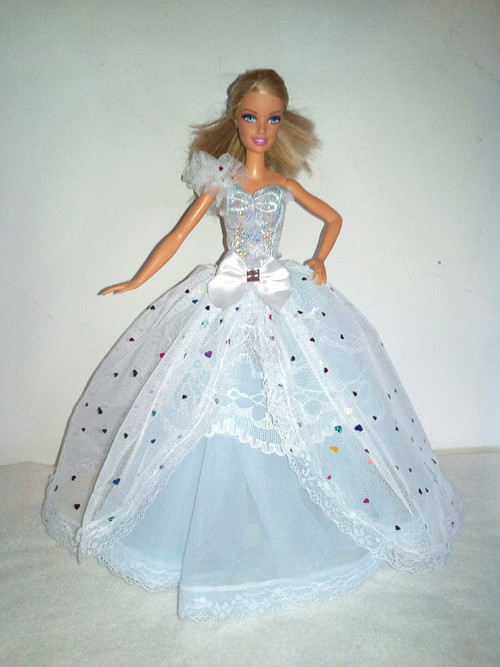 Šaty pro Barbie — foto 1
