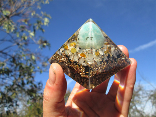 Org. pyramida ,, Snového světa " s amazonitem — foto 1