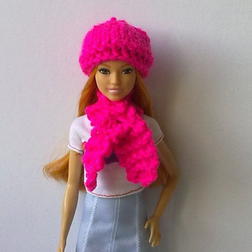 Oblečky pro Barbie - čepice, šála — foto 1