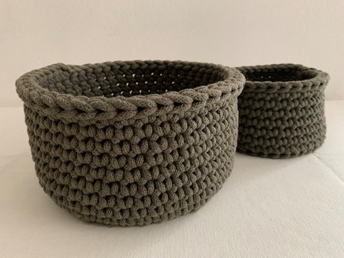 Háčkované ošatky kulaté khaki set vyšší 2 kusy — foto 1