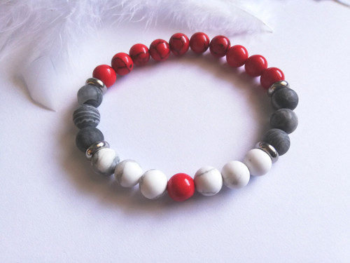 Náramek plný minerálů
