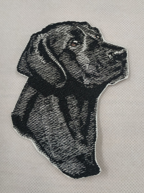 Nášivka pes labrador černý