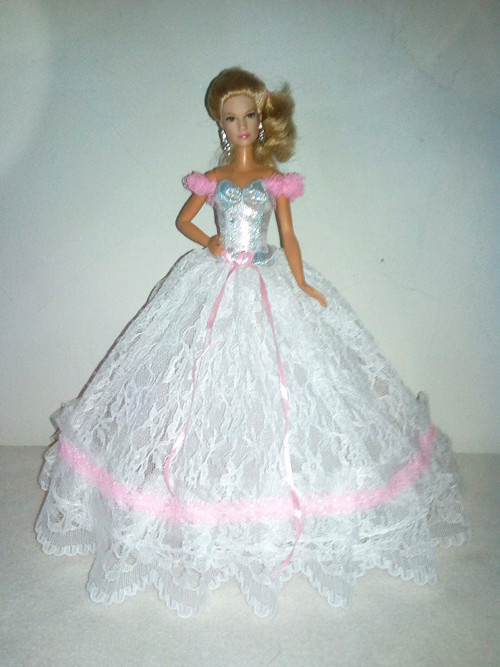 Šaty pro Barbie — foto 1