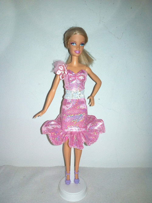 Šaty pro Barbie — foto 1