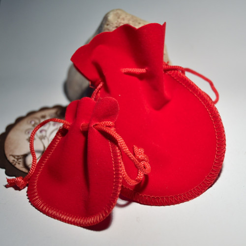 2 Pytlík červený 10x8 cm /větší/