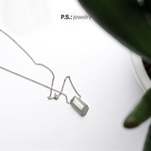 NÁHRDELNÍK Crystal . 02