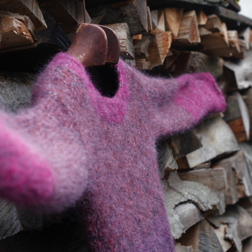 Soulad barev - purpurový pullover — foto 1