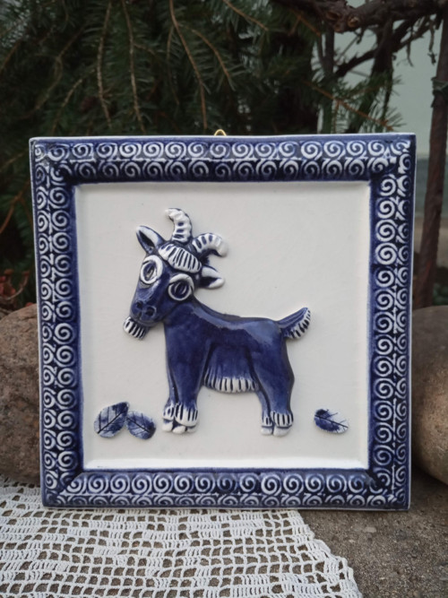 Porcelánový kachel - kozlík — foto 1