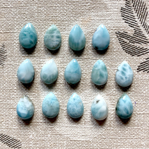 Larimar kabošon slza / 13x8 - 13,5x9 mm LA-S001