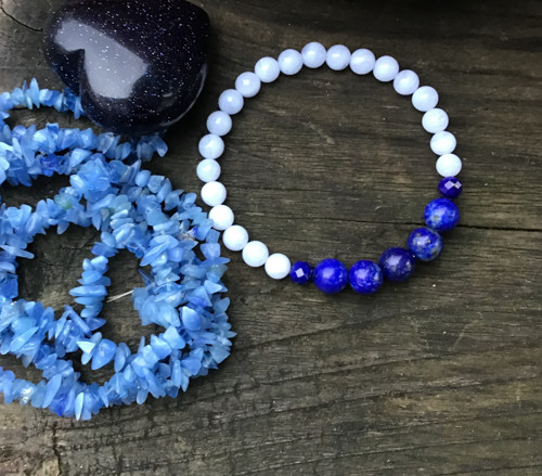 Chalcedon, lapis lazuli