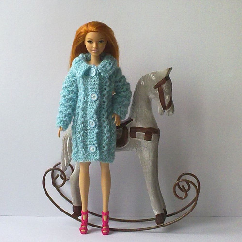 Oblečky pro Barbie - kabát — foto 1