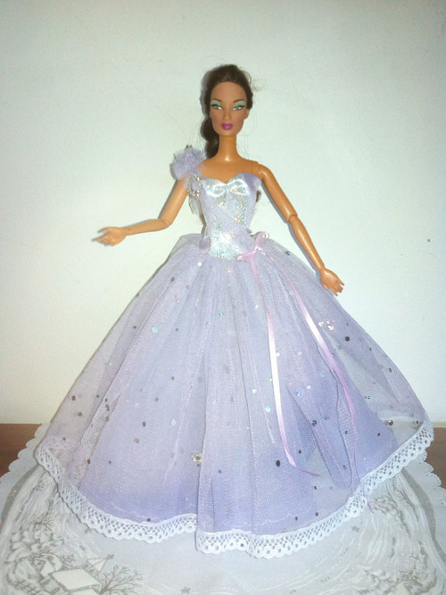 Šaty pro Barbie — foto 1