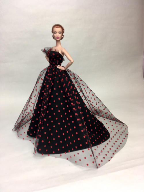 Šaty pro panenku Barbie — foto 1