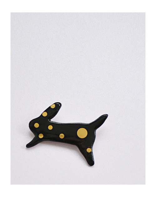 Nové_porcelánová brož "B&G_zajda_gold dots_01"