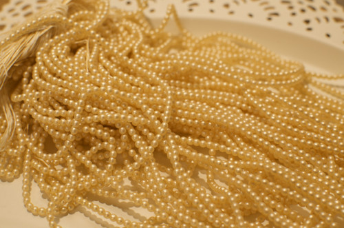 Perličky na voskové šňůrce - 3mm