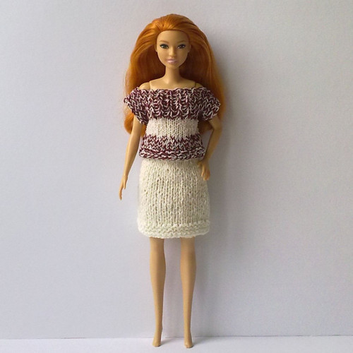 Oblečky pro Barbie - tričko, sukně