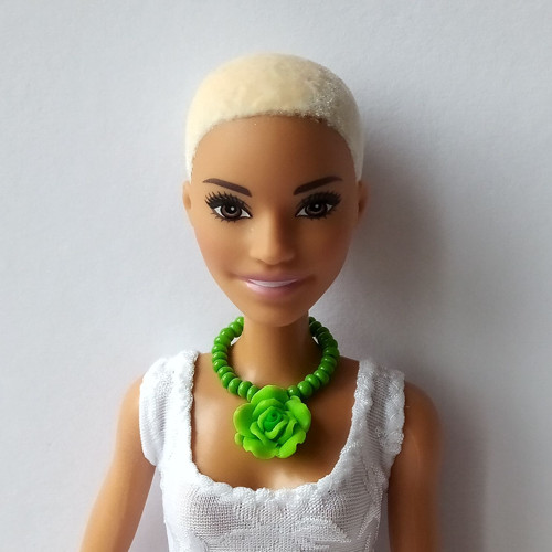Šperky pro Barbie - náhrdelník — foto 1