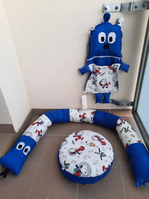 Had dlouhý polštář cca 200x40cm obvod Snoopy