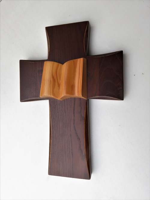 Kříž s biblí 1