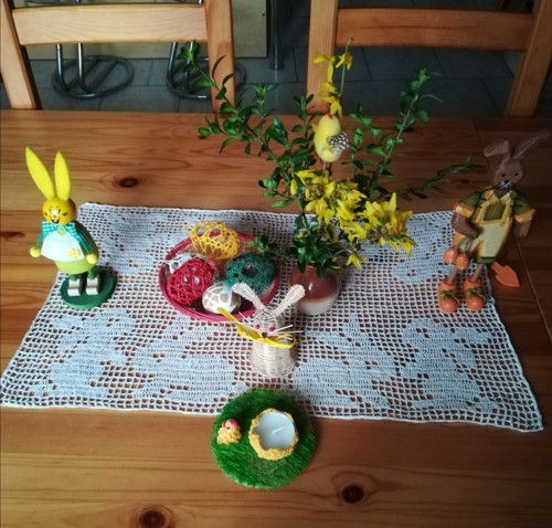 Háčkovaná dečka se zajíčky