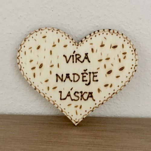 Dřevěné srdíčko s nápisem - magnetka — foto 1