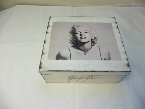 Truhlička s Merilyn Monroe — foto 1