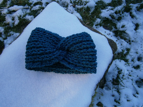 Čelenka - twistka tmavě tyrkysová — foto 1