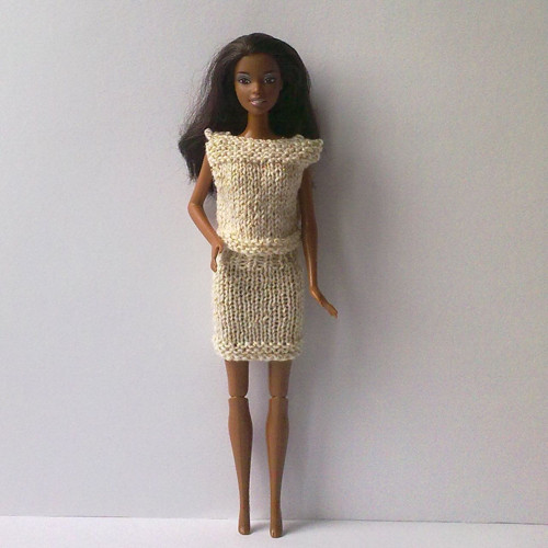 Oblečky pro Barbie - tričko, sukně — foto 1