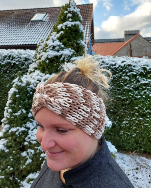 Pletená dvoubarevná čelenka