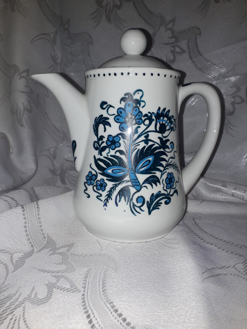 Porcelánová konvice...