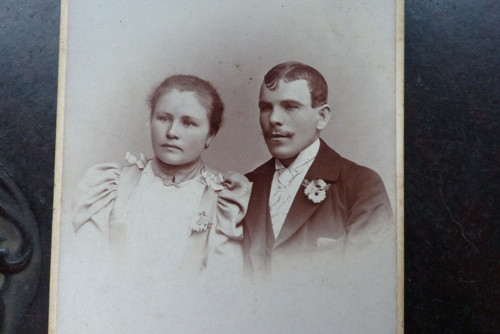 Mladý pár...stará kabinetní fotografie