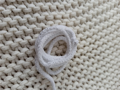 Bobbinyjunior (3 mm) - 4 m - BÍLÁ SE STŔÍBRNOU
