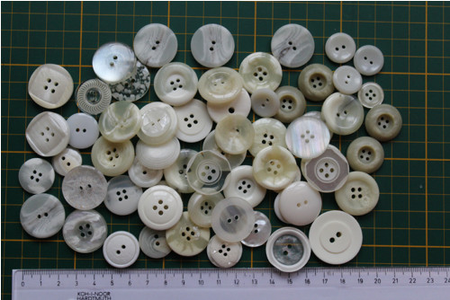 Knoflík konvolut 60 ks, velikost 15 - 25 m (70)