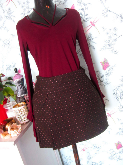 Minisukýnka retro Twiggy — foto 1