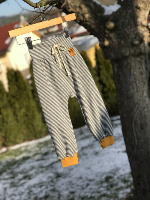 "baggy" NA POHODU ... JEDNODUŠE NALINKOVÁNO