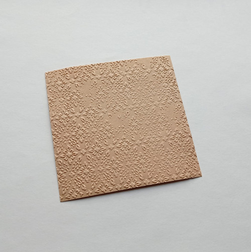 Embossovaná stránka - craft hnědá