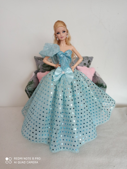 Šaty pro Barbie — foto 1