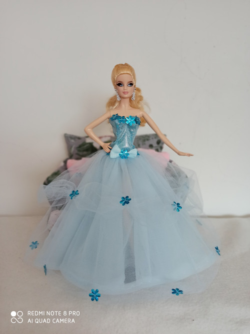 Šaty pro Barbie — foto 1