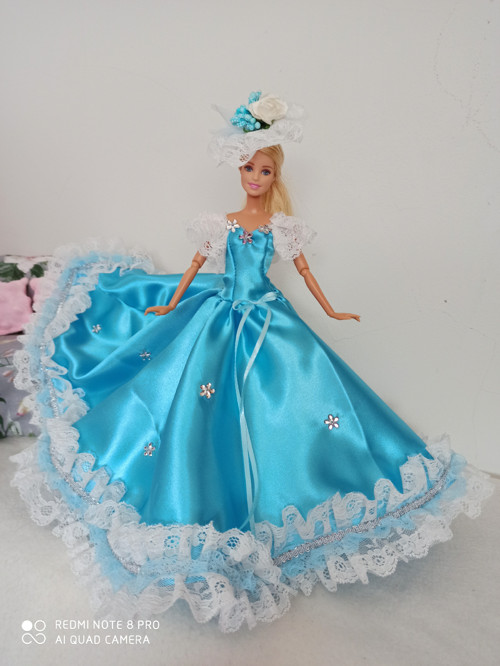 Šaty pro Barbie — foto 1