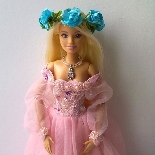 Květinový věnec pro Barbie — foto 1