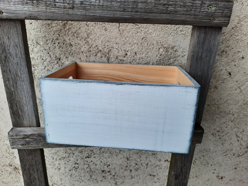Dřevěná bedýnka bílá patina