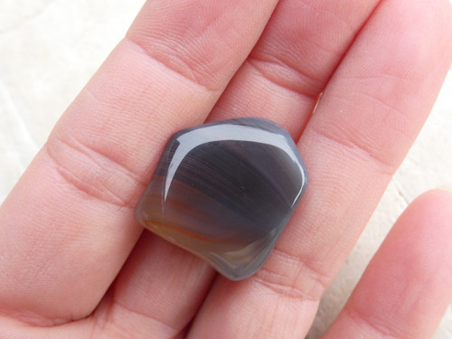 Achát šedý Botsw. č.T085 - 22x20x14mm