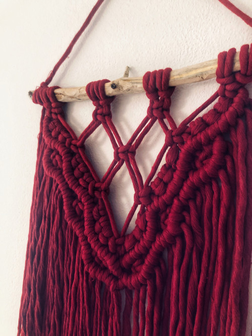 Macramé na větvi dlouhé 29cm — foto 1