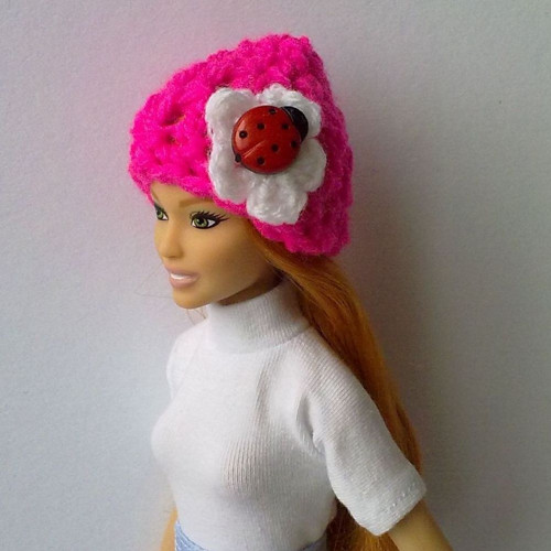 Oblečky pro Barbie - čepice — foto 1