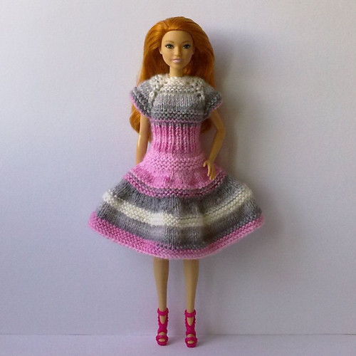 Oblečky pro Barbie - šaty — foto 1