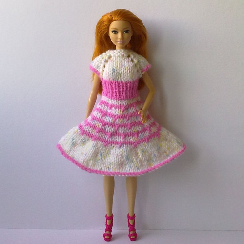 Oblečky pro Barbie - šaty — foto 1