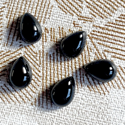 Onyx kabošon slza 10x7mm