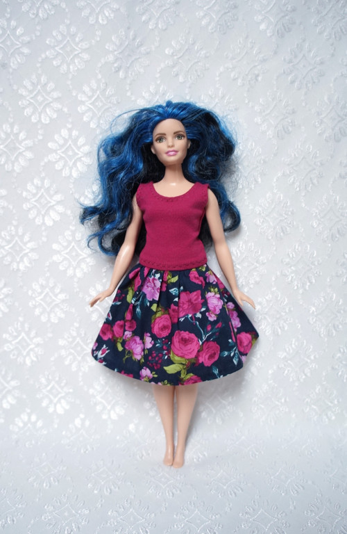 Letní šaty pro Barbie - baculka — foto 1