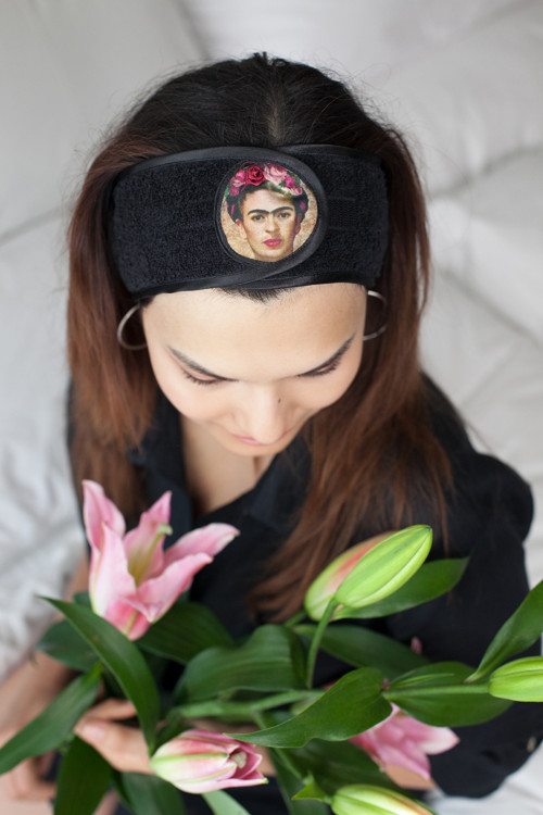 Frida Kahlo: Černá kosmetická čelenka